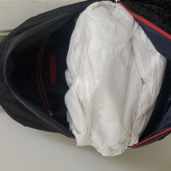 🤩New with tags authentic Tommy Hilfiger backpack - Picture 6 of 9